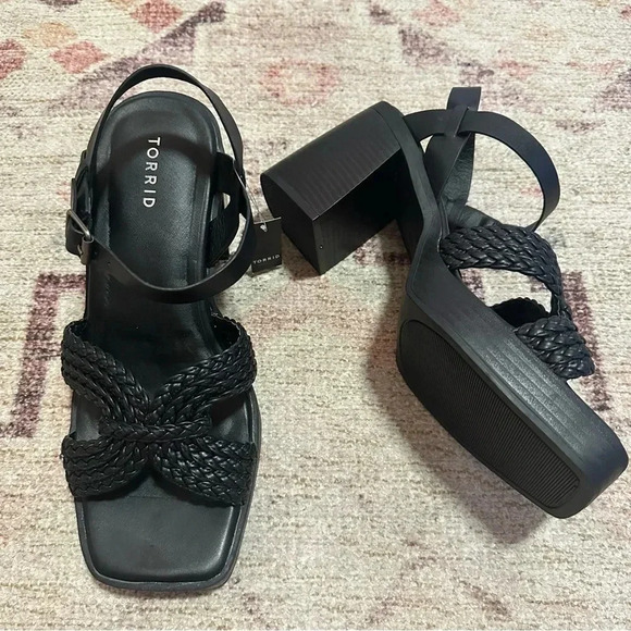 NWT Torrid • Black Crisscross Platform Heel Sandal Size 10.5 Wide Width - Picture 9 of 15